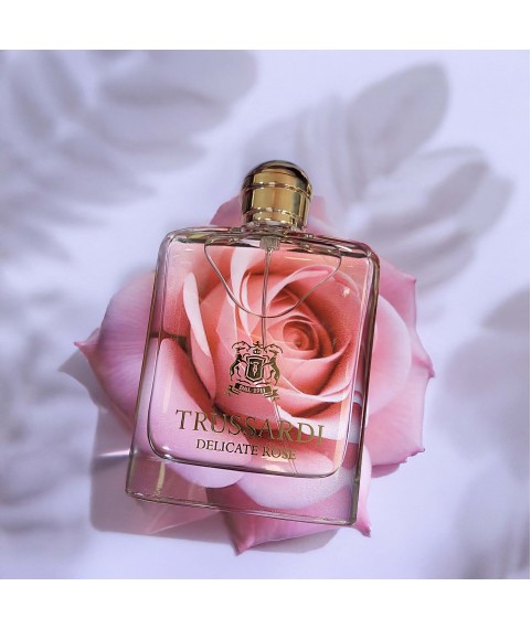TRUSSARDI DELICATE ROSE туалетная вода 30 мл для женщин